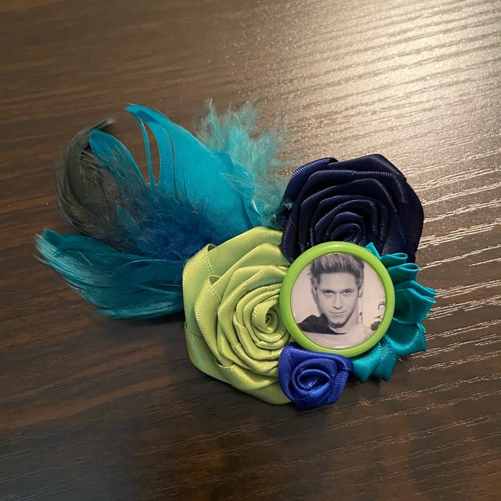 Niall hair flower